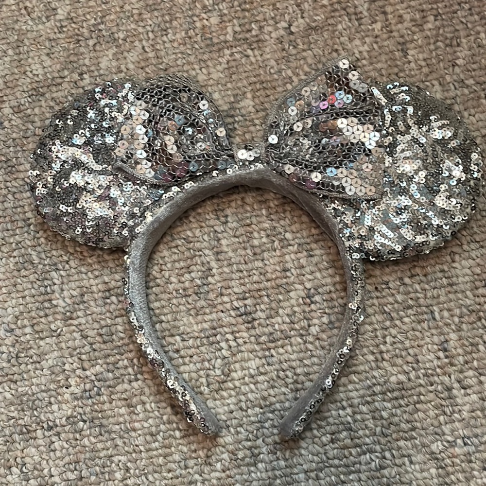 Disney silver Minnie ears